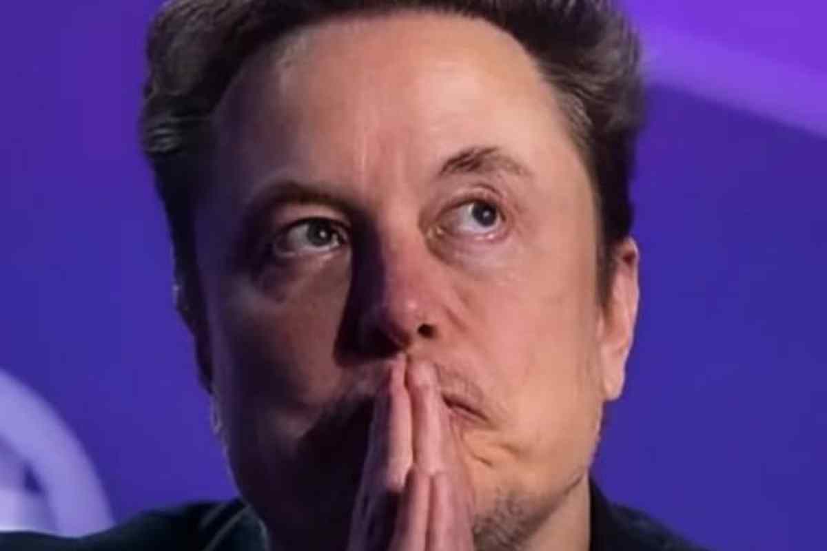 Annuncio Elon Musk