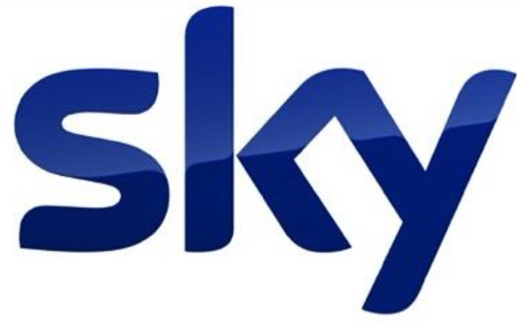Logo blu ufficiale Sky su sfondo bianco