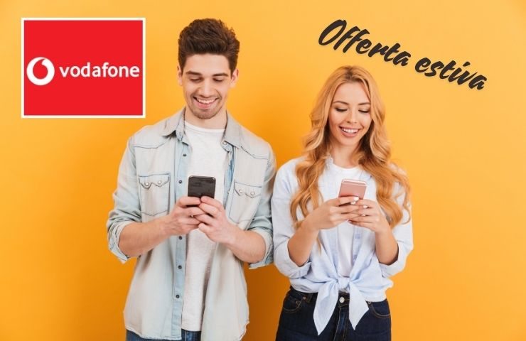 Ragazzi alle prese con il telefonino