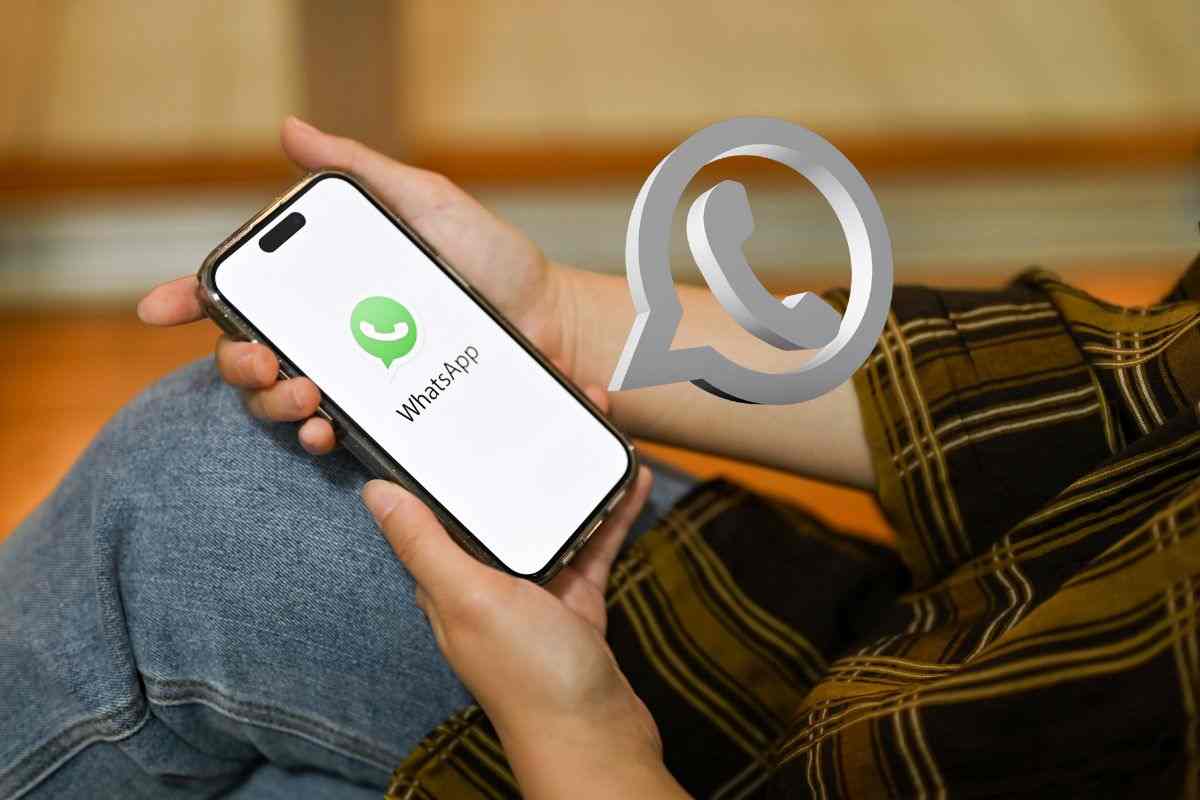 WhatsApp in apertura sul telefonino