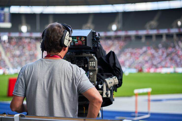 Telecamera allo stadio, distribuzione gare tra DAZN e Sky